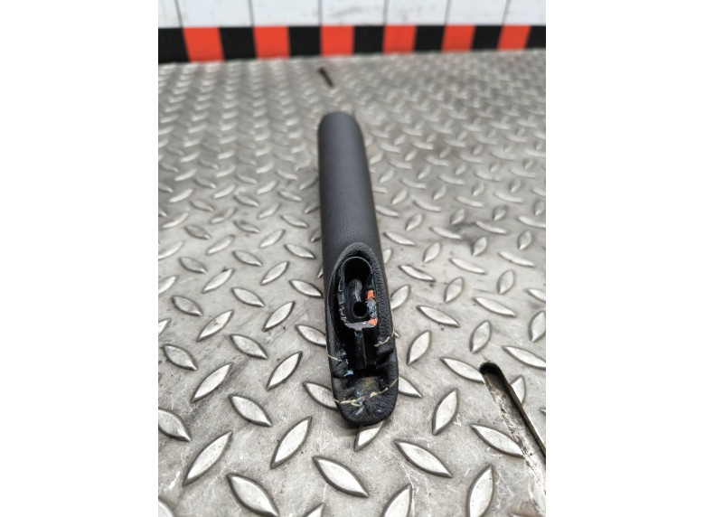 Чехол рычага ручного тормоза (ручника) к Чехол рычага ручного тормоза (ручника) к Renault Kadjar undefined г. Kadjar