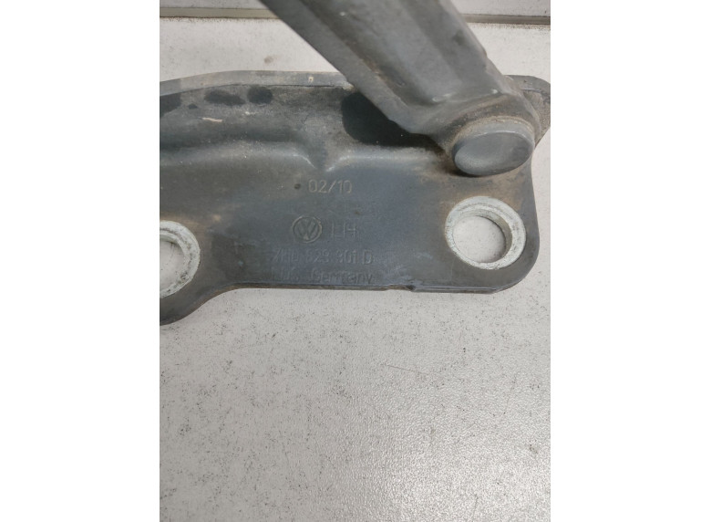 Петля капота левая к Volkswagen Transporter, 2010г.