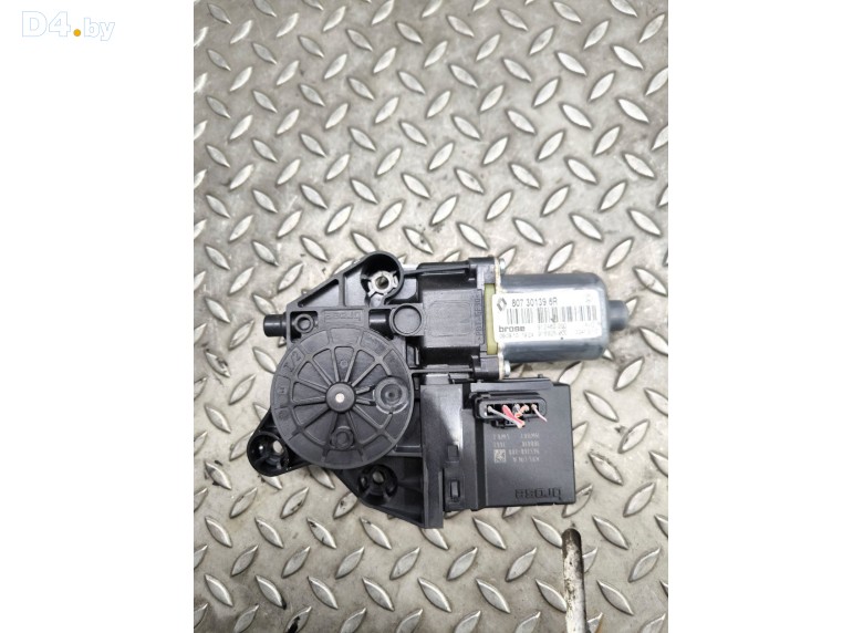 Моторчик стеклоподъемника передний правый к Renault Megane undefined г.