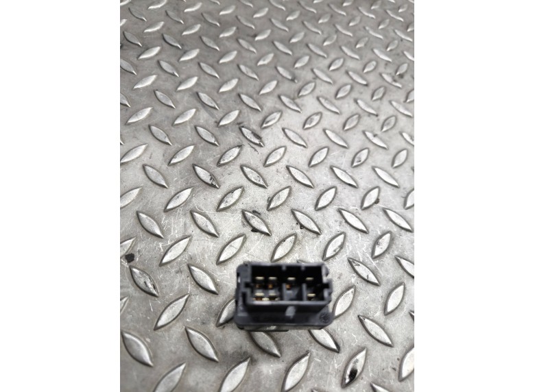 Кнопка стеклоподъемника переднего правого к Кнопка стеклоподъемника переднего правого к Peugeot 406 undefined г. 406