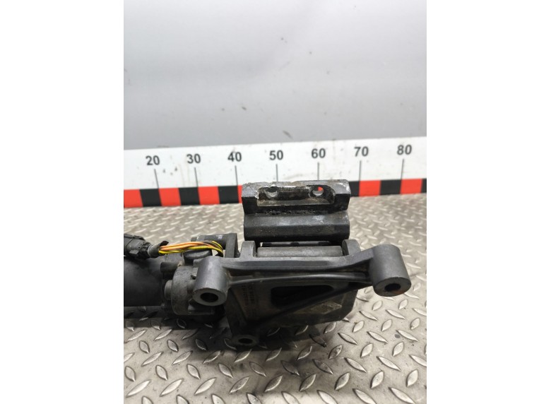 Кронштейн подножки к Кронштейн подножки к Land-Rover RangeRover undefined г. Range Rover