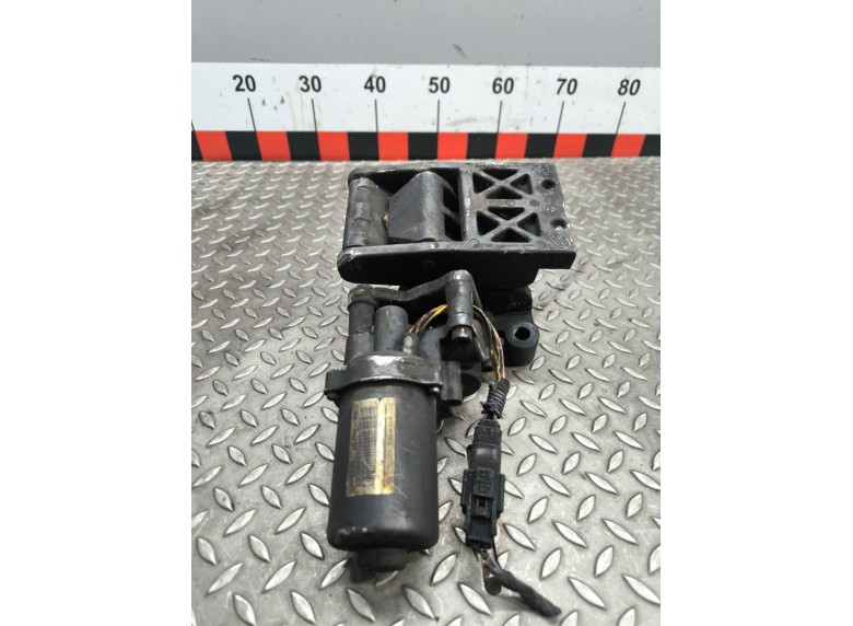 Кронштейн подножки к Кронштейн подножки к Land-Rover RangeRover undefined г. Range Rover