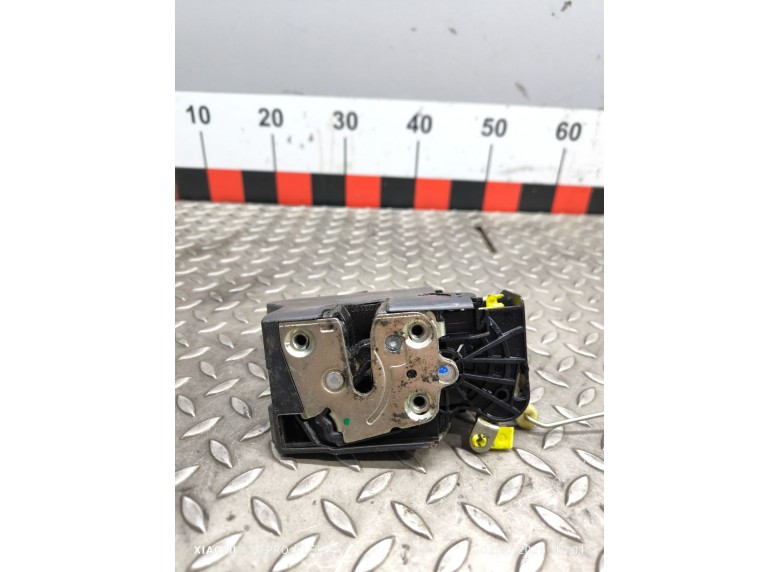 Замок двери передней левой к Dacia Sandero