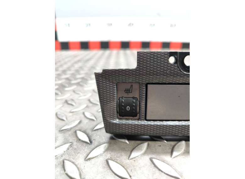 Кнопка подогрева сидений к Ford Focus, 2009г.