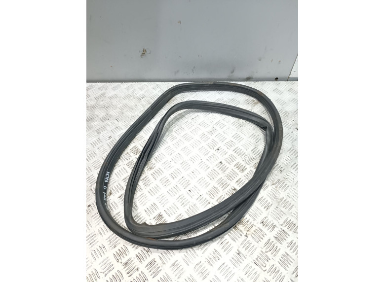 Уплотнитель двери передней правой к Opel Astra, 1999г.