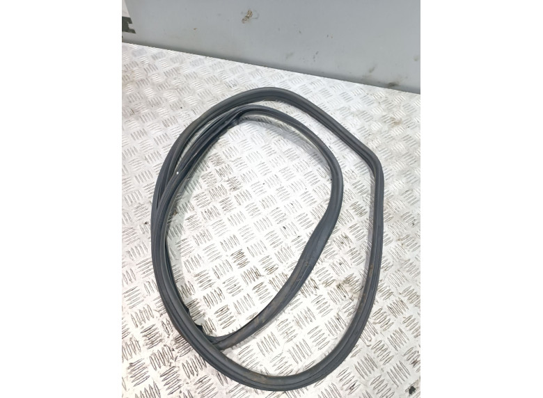 Уплотнитель двери передней правой к Opel Astra, 1999г.