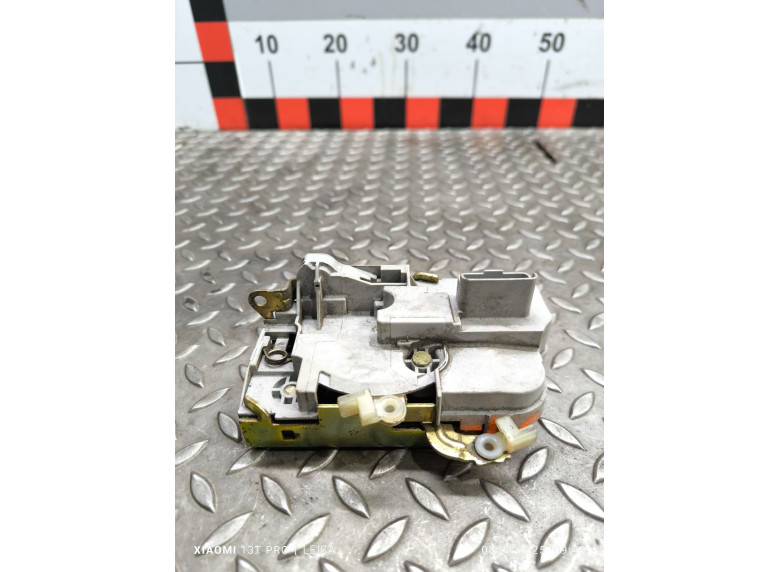 Замок двери передней левой к Citroen C5, 2006г.