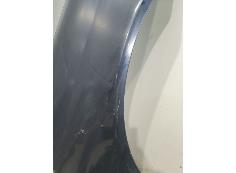 Крыло переднее правое к Mercedes C W203, 2004г.