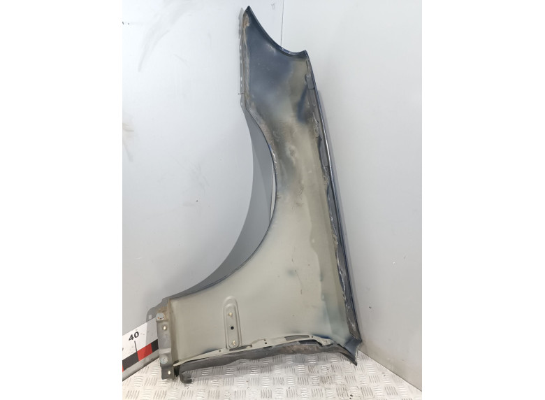 Крыло переднее правое к Mercedes C W203, 2004г.