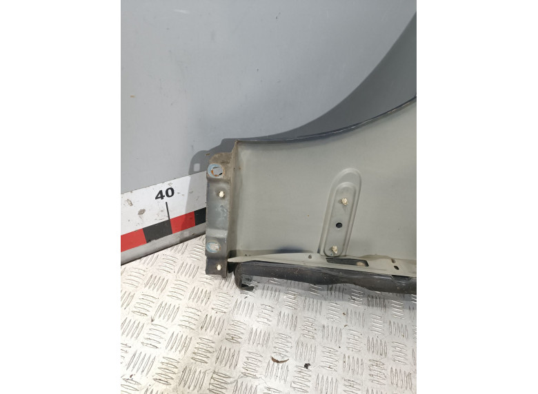 Крыло переднее правое к Mercedes C W203, 2004г.