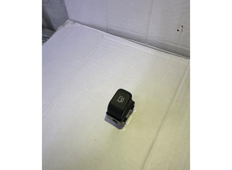 Кнопка открытия лючка топливного бака к Кнопка открытия лючка топливного бака к Audi A3 2017 г. A3