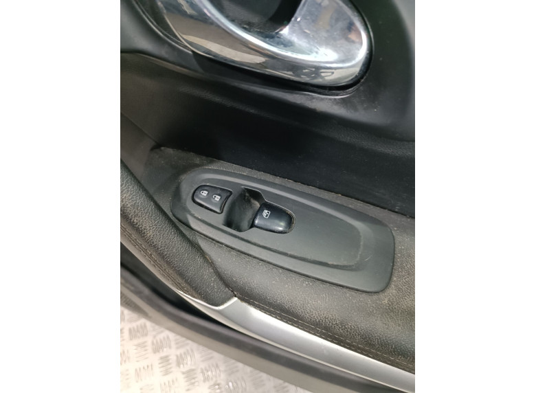 Кнопка стеклоподъемника переднего правого к Renault Kadjar, 2016г.