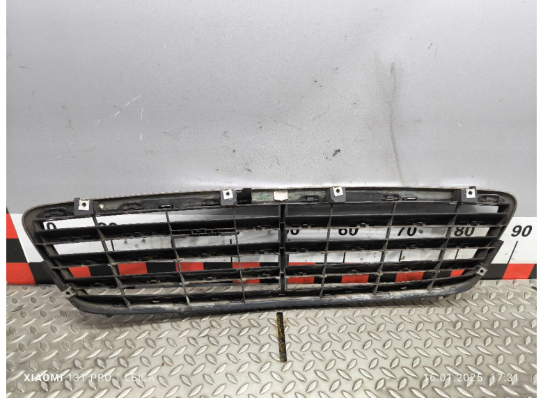 Решетка радиатора к Mercedes C W203, 2005г.