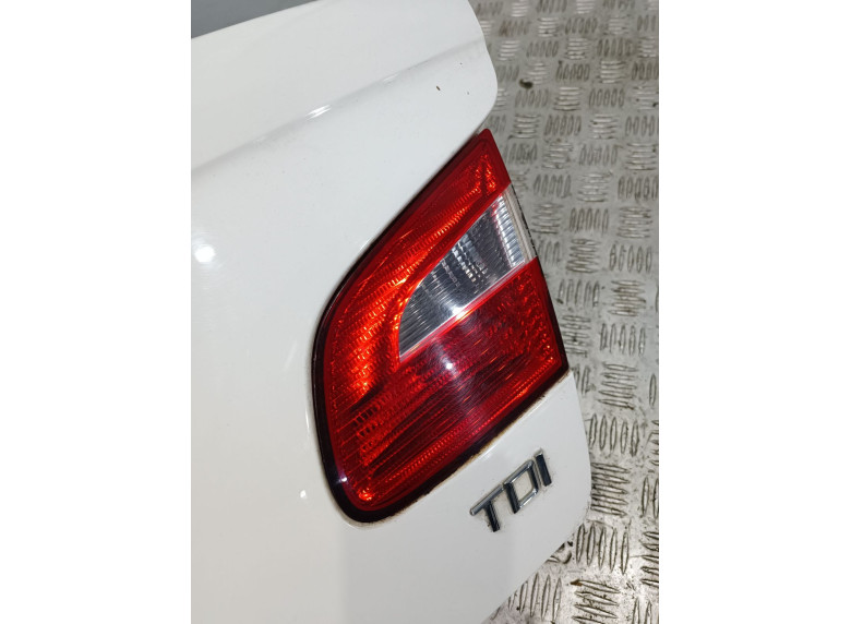 Фонарь крышки багажника правый к Skoda Superb, 2010г.