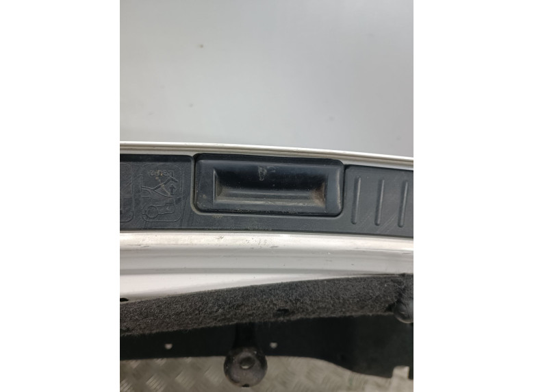 Кнопка открытия стекла багажника к Skoda Superb, 2010г.