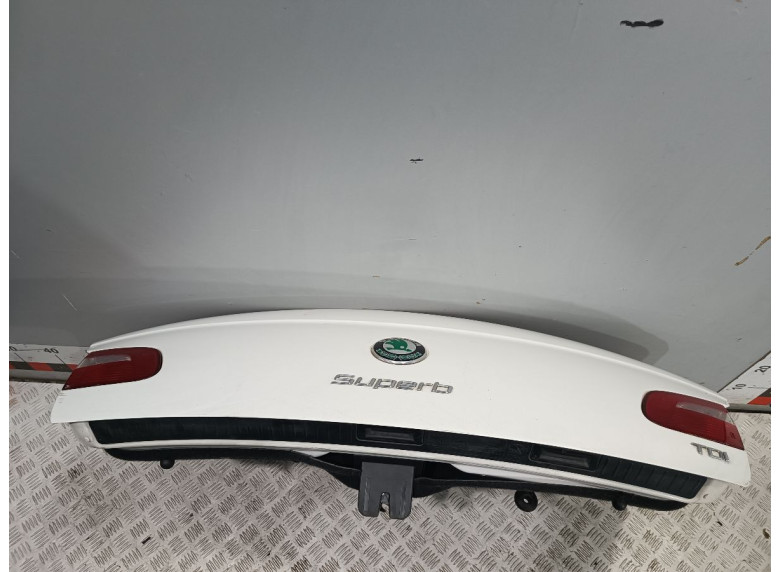 Кнопка открытия стекла багажника к Skoda Superb, 2010г.