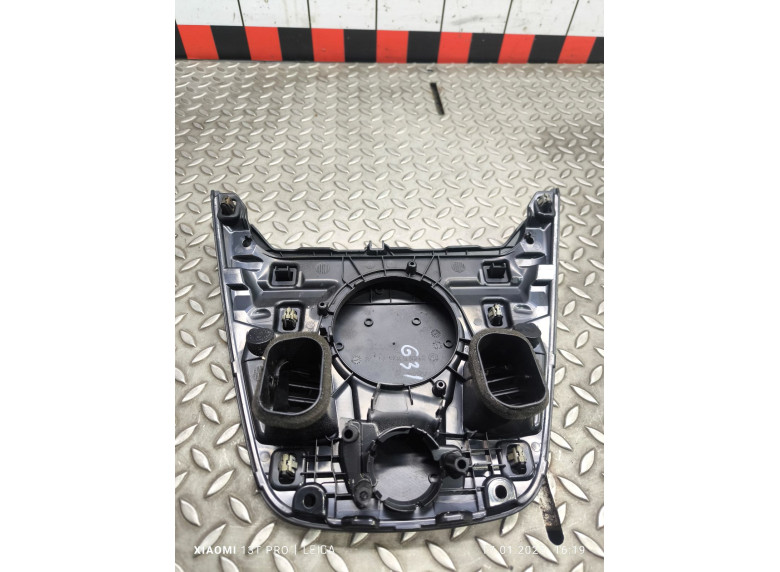 Накладка декоративная на торпедо к BMW 5 G30/G31, 2017г.