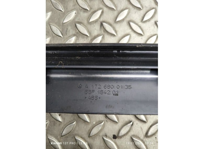 Накладка на порог к Mercedes SLK, 2011г.