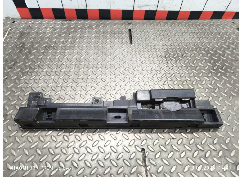 Кронштейн крепления порога к BMW 3 F30/F31/GT F34, 2014г.