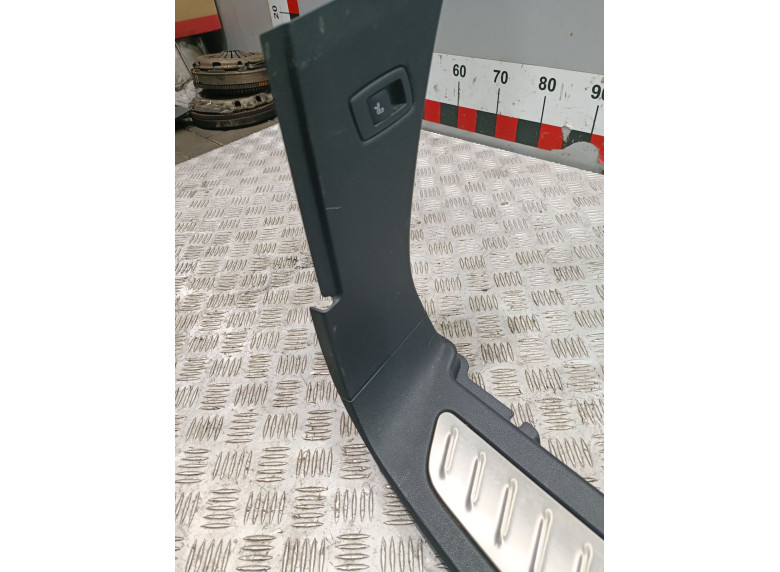 Пластик багажника к BMW 5 G30/G31, 2017г.