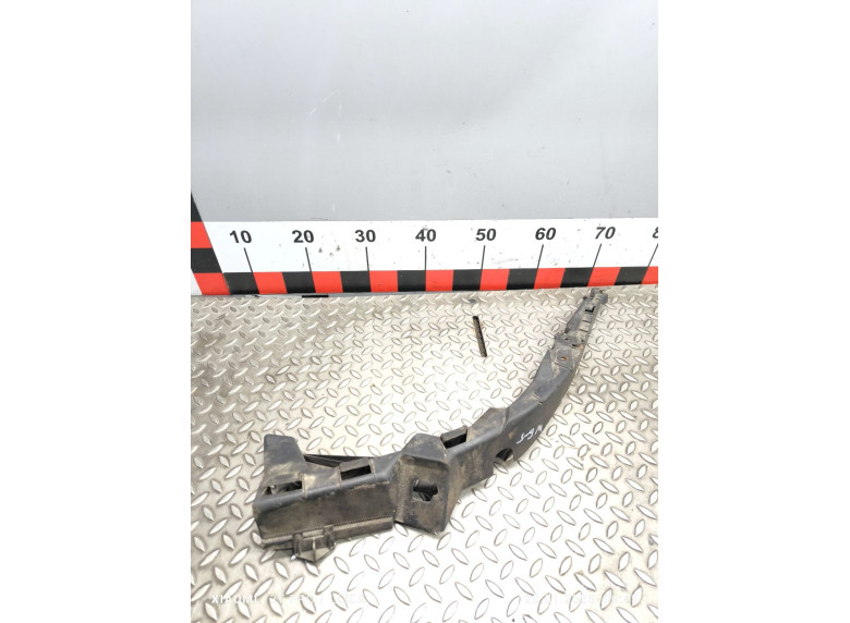 Кронштейн крепления бампера переднего к Volkswagen Passat, 1998г.