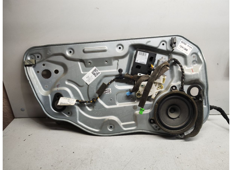 Стеклоподъемник электрический передний левый к Volvo S40, 2006г.