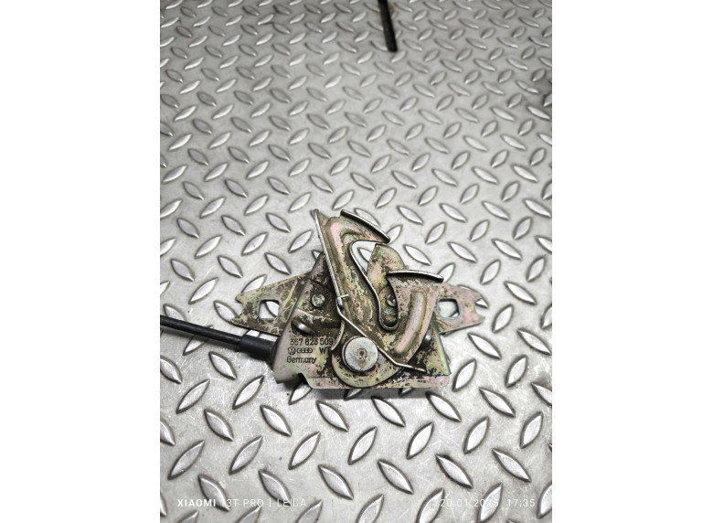 Замок капота к Volkswagen Passat, 1994г.