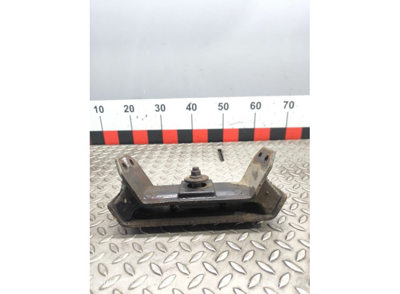 Подушка крепления КПП к SsangYong Kyron