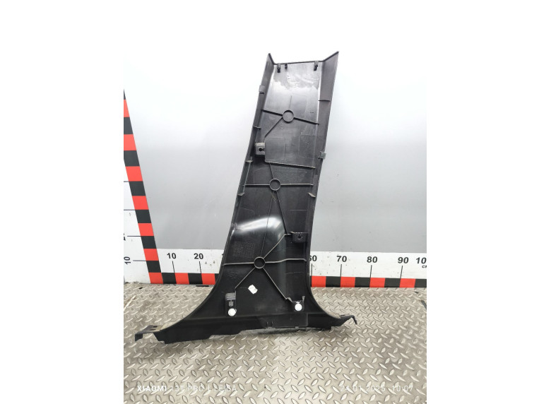 Обшивка стойки центральной левой к Renault Kadjar, 2015г.