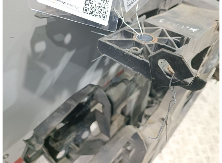 Передняя панель крепления облицовки (телевизор) к Renault Megane, 2010г.