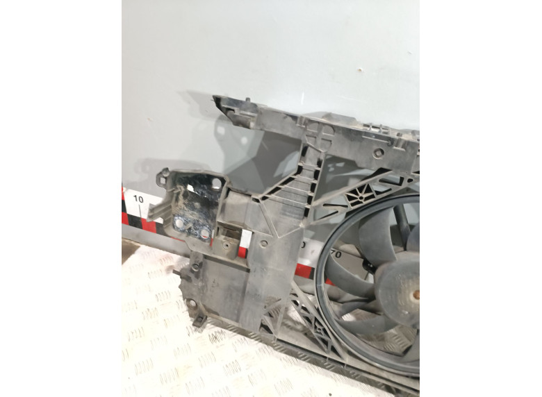 Передняя панель крепления облицовки (телевизор) к Renault Megane, 2010г.