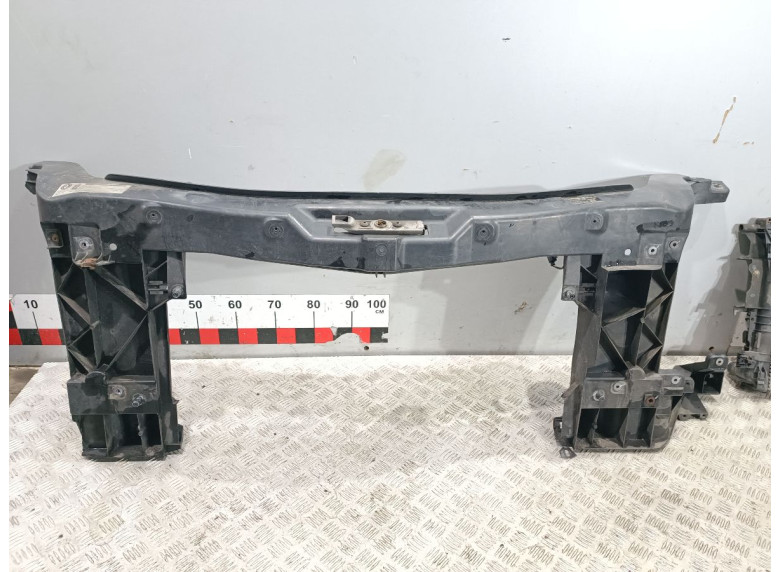 Передняя панель крепления облицовки (телевизор) к Volkswagen Crafter, 2009г.