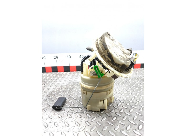 Насос топливный к Peugeot 406