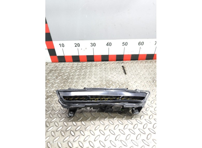 Фонарь габаритный задний левый к Land-Rover Range Rover