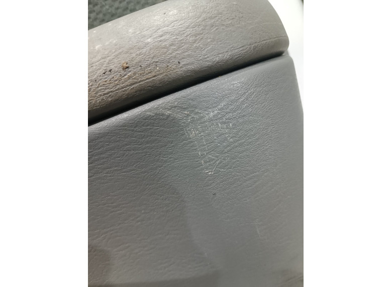 Обшивка двери передней правой (дверная карта) к Chrysler Voyager, 2004г.