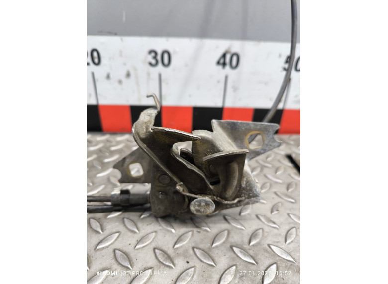 Замок капота к Volkswagen Golf, 1984г.