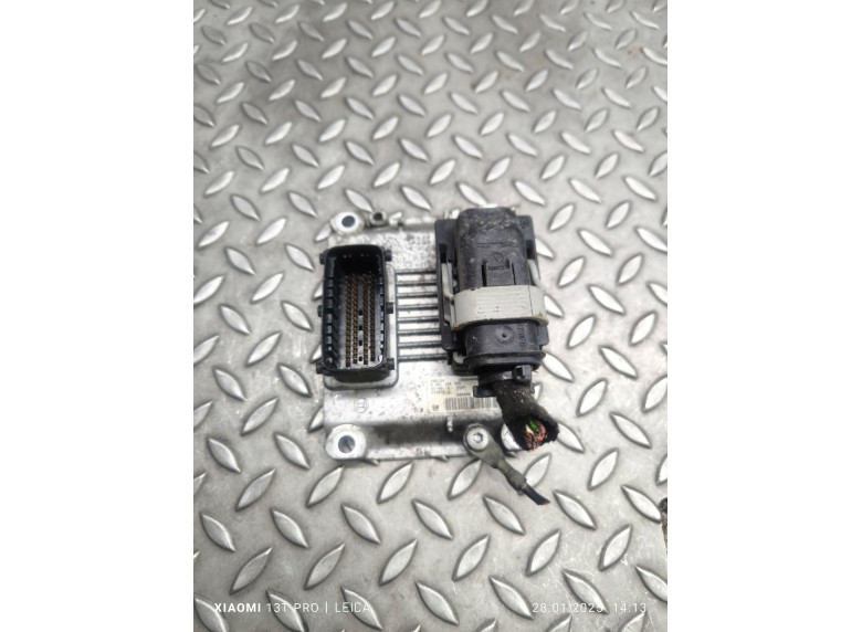 Блок управления двигателем к Opel Astra, 2007г.