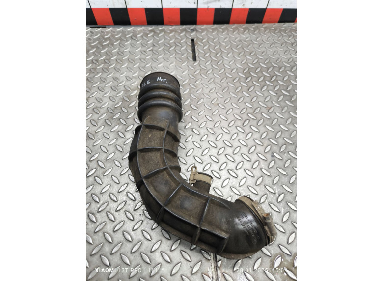 Патрубок воздушного фильтра к Lada Granta