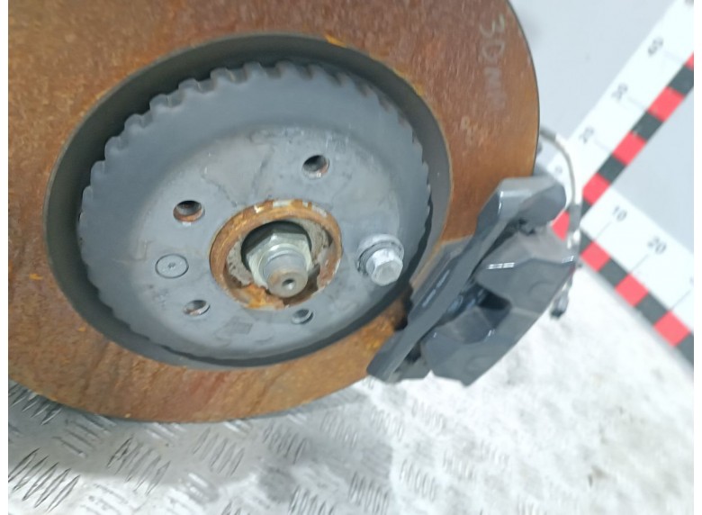 Ступица задняя левая к Land-Rover Range Rover