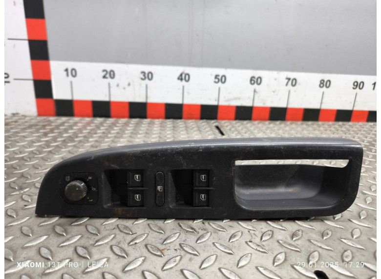 Блок управления стеклоподъемниками к Volkswagen Golf, 2006г.