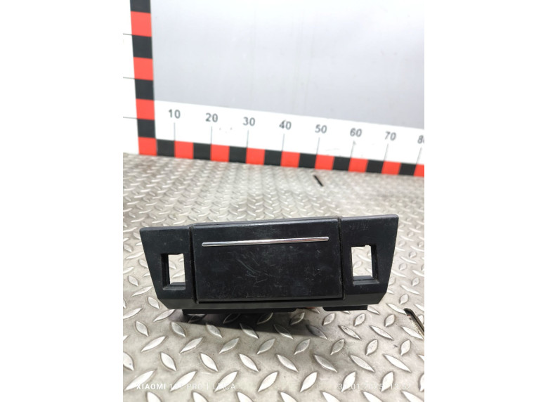 Пепельница к Chrysler 300C, 2005г.