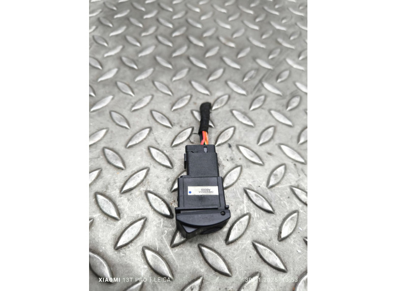 Кнопка подогрева сидений к Chrysler 300C, 2005г.