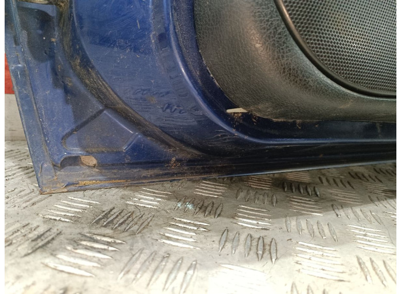 Дверь передняя правая к Peugeot 406, 2000г.