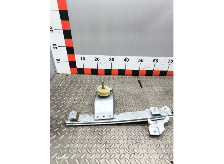 Стеклоподъемник задний правый к Renault Duster, 2017г.