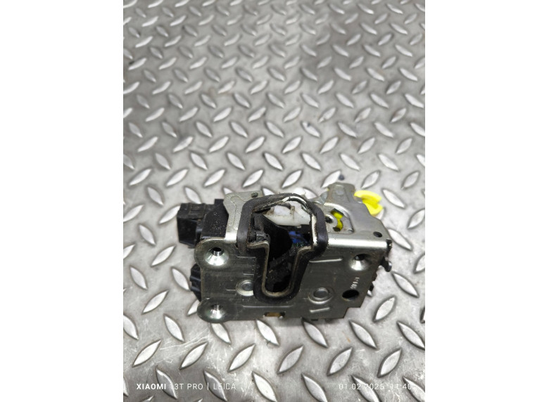 Замок двери передней правой к Renault Duster, 2017г.