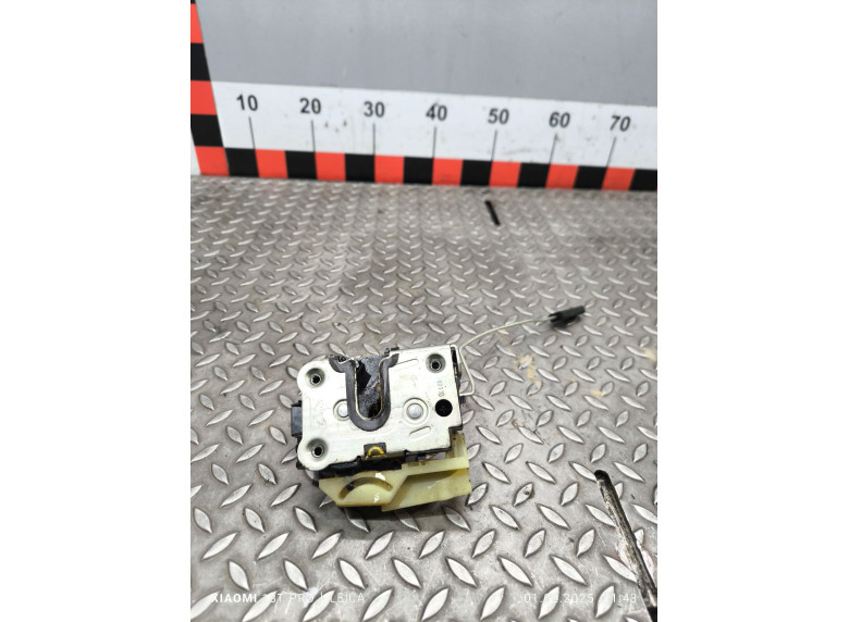 Замок двери передней правой к Renault Duster, 2017г.