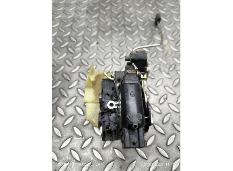 Замок двери передней правой к Renault Duster, 2017г.