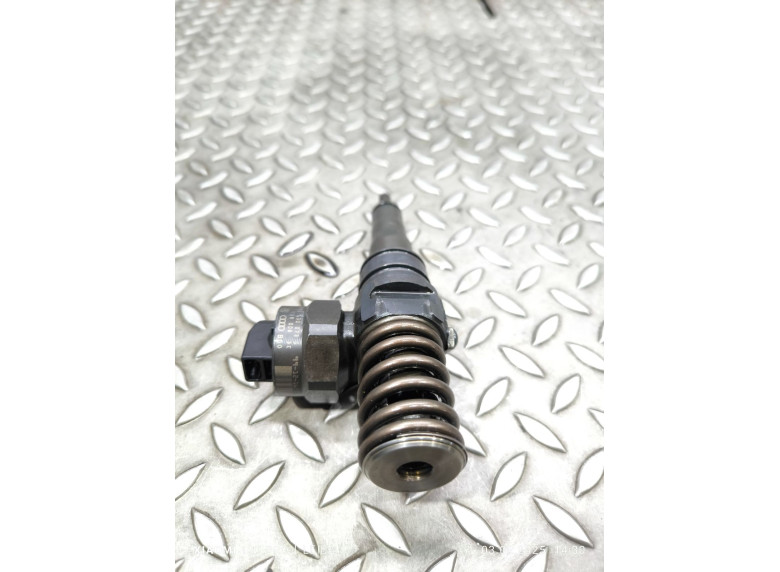 Форсунка к Volkswagen Passat, 2001г.