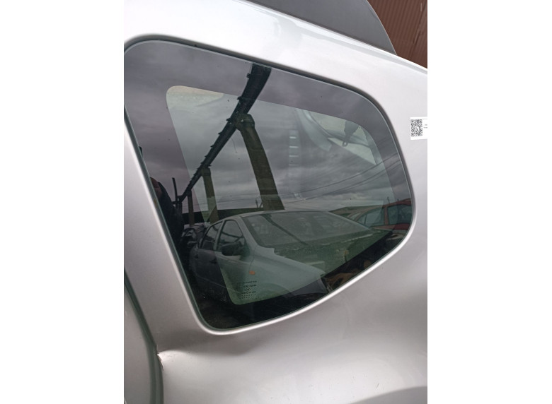 Стекло кузовное боковое левое к Renault Duster, 2017г.