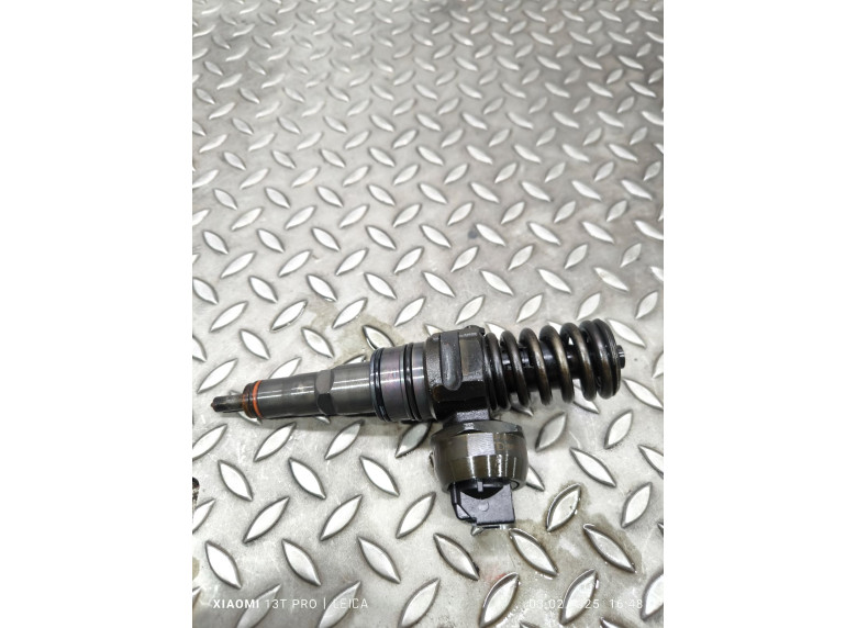 Форсунка к Volkswagen Passat, 2004г.